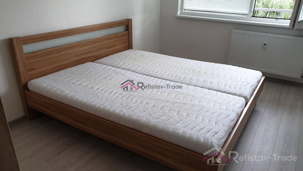 Na prenájom 3 izbový zrekonštruovaný, zariadený byt na Terase