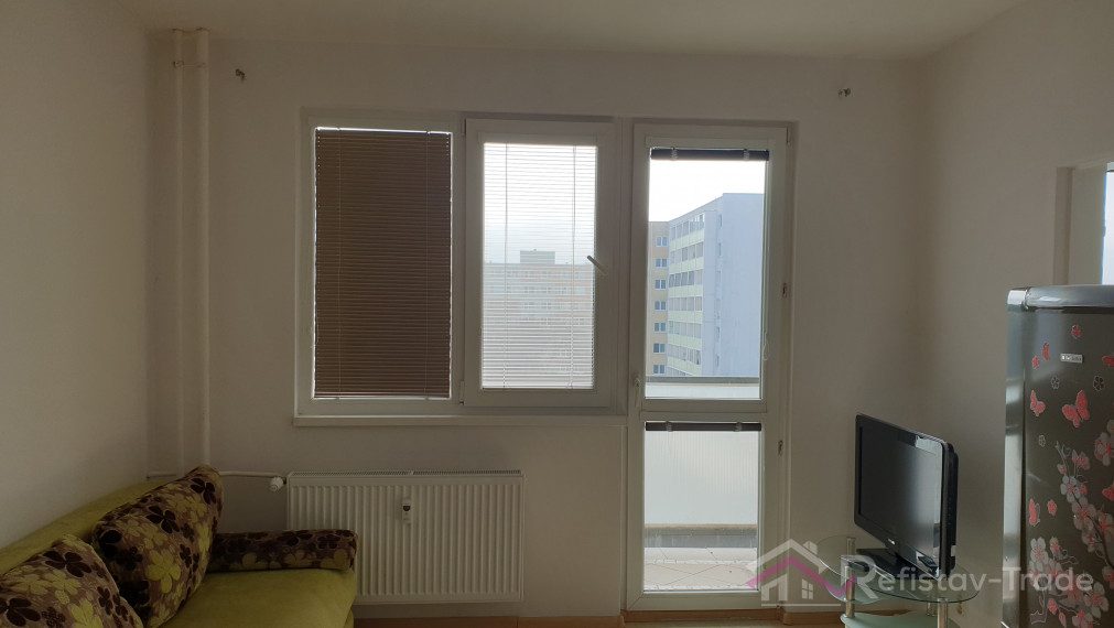 Na predaj 2 izbový byt pri Spoločenskom pavilóne, TR. SNP, 50m2, 6.posch.