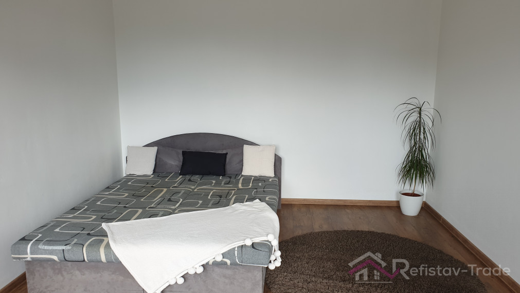 Na predaj 2 izbový byt pri Spoločenskom pavilóne, TR. SNP, 50m2, 6.posch.