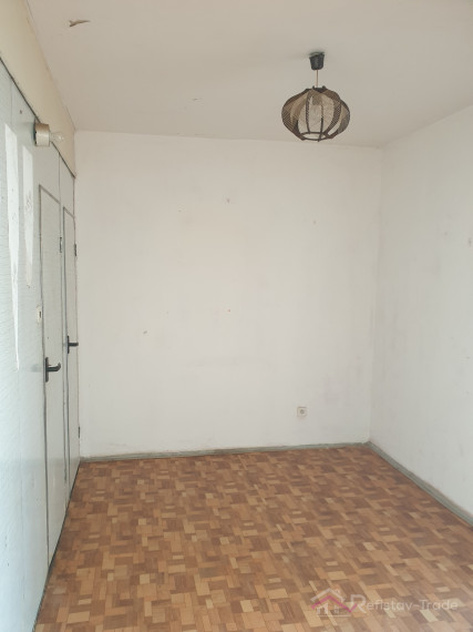 Veľký 2 izbový byt s lodžiou na sídl. Nad jazerom, Nám. kozmonautov