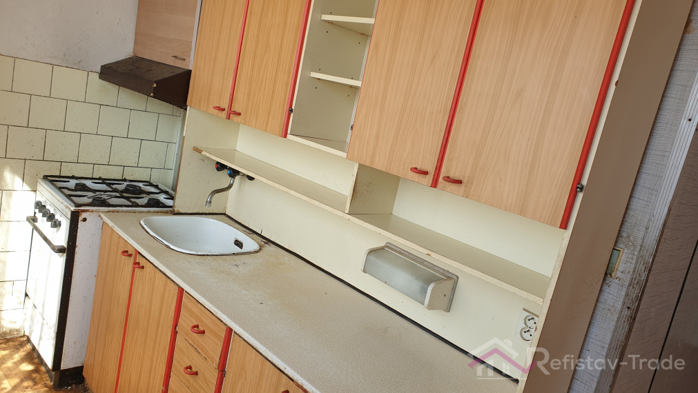 Veľký 2 izbový byt s lodžiou na sídl. Nad jazerom, Nám. kozmonautov