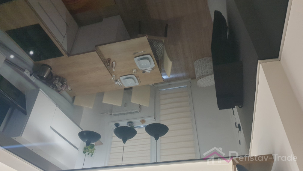 2 izbový zrekonštruovaný a zariadený byt s lodžiou