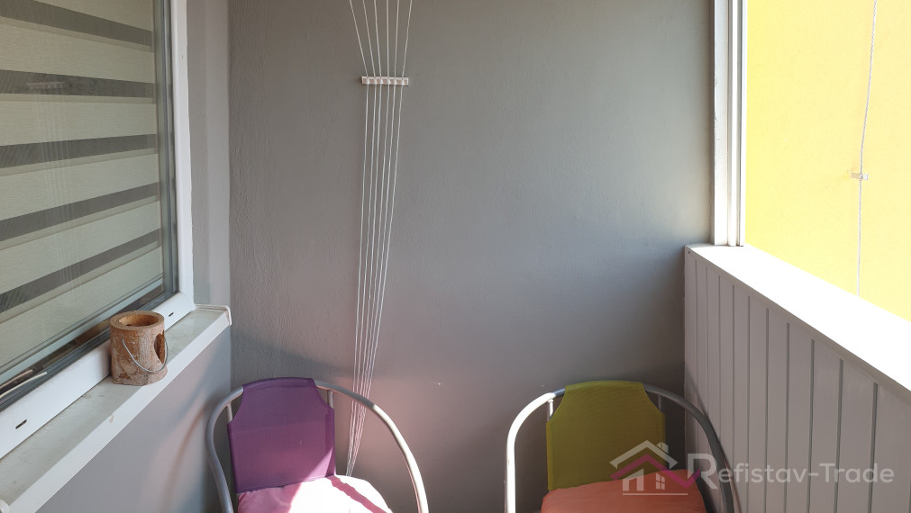 2 izbový zrekonštruovaný a zariadený byt s lodžiou