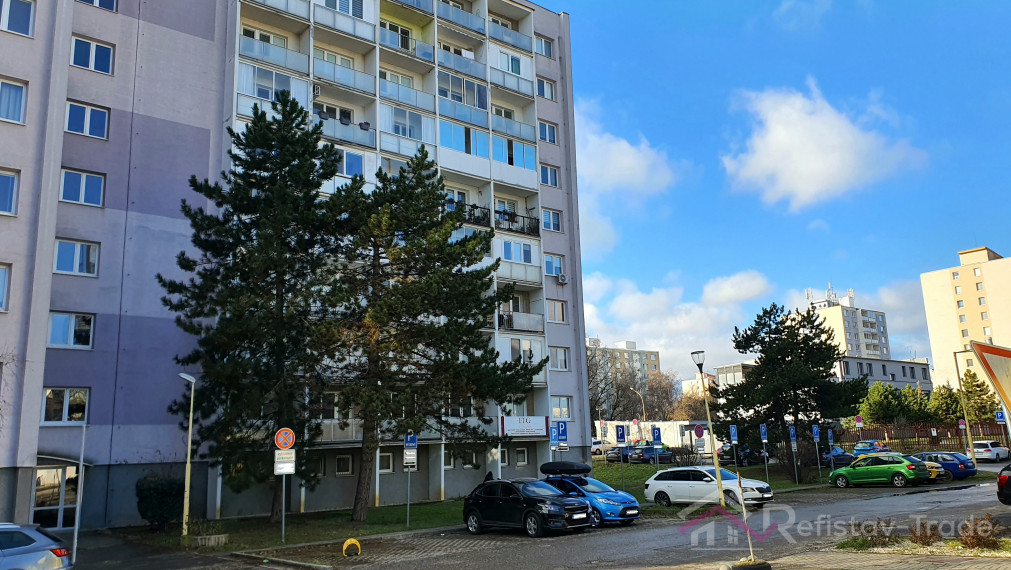 PRENAJATÉ Bezstarostné parkovanie - na prenájom 2 parkovacie státia pri Spoločenskom pavilóne