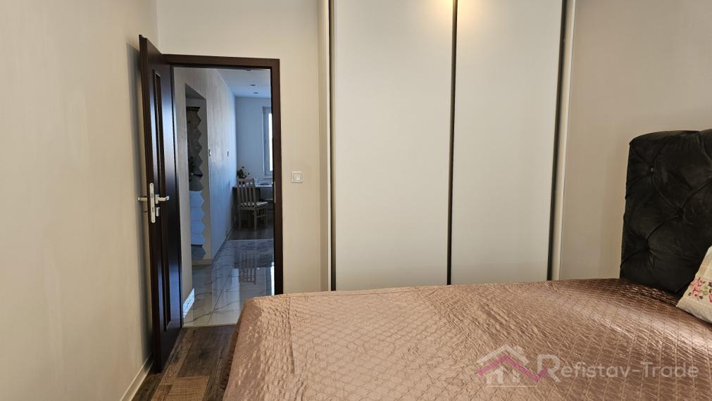 Na prenájom 2 izbový zrekonštruovaný a zariadený byt