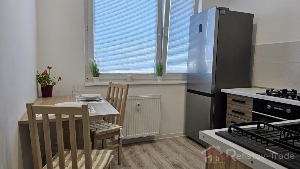 Na prenájom 2 izbový zrekonštruovaný a zariadený byt