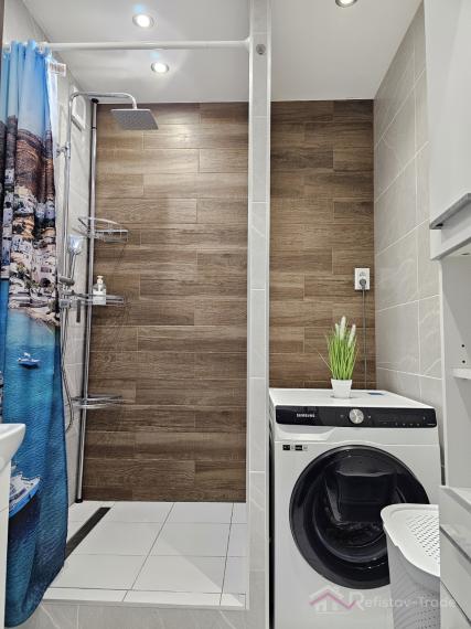 Na prenájom 2 izbový zrekonštruovaný a zariadený byt