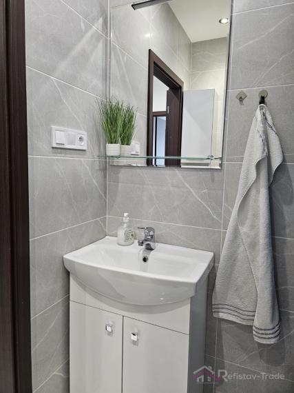 Na prenájom 2 izbový zrekonštruovaný a zariadený byt