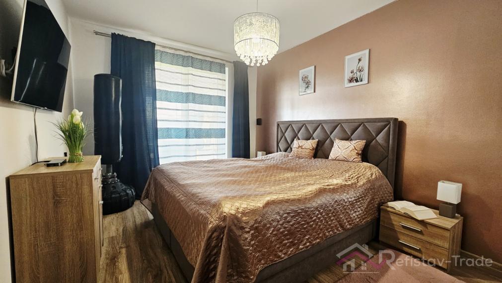 Tehlová novostavba s bazénom a terasou – Geča pri Košiciach