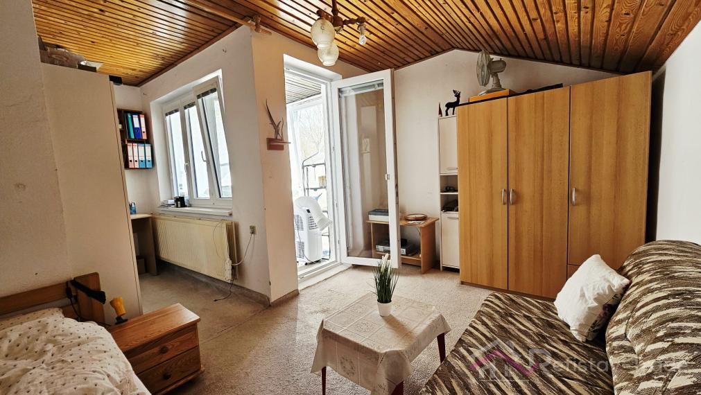 Priestranný rodinný dom s veľkým pozemkom len pár minút od Košíc