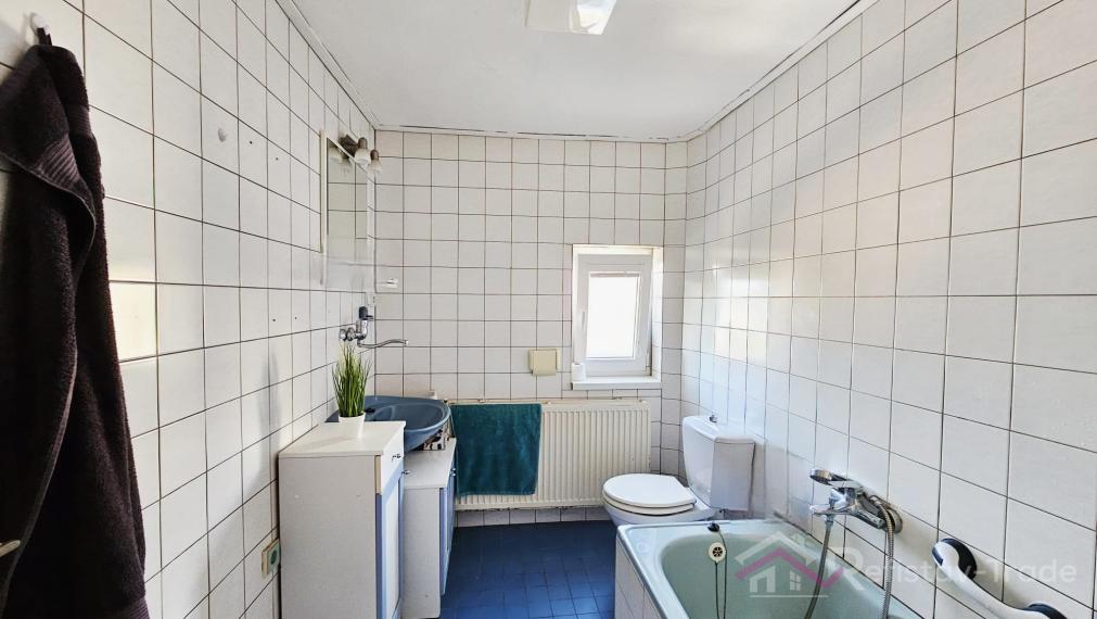 Priestranný rodinný dom s veľkým pozemkom len pár minút od Košíc