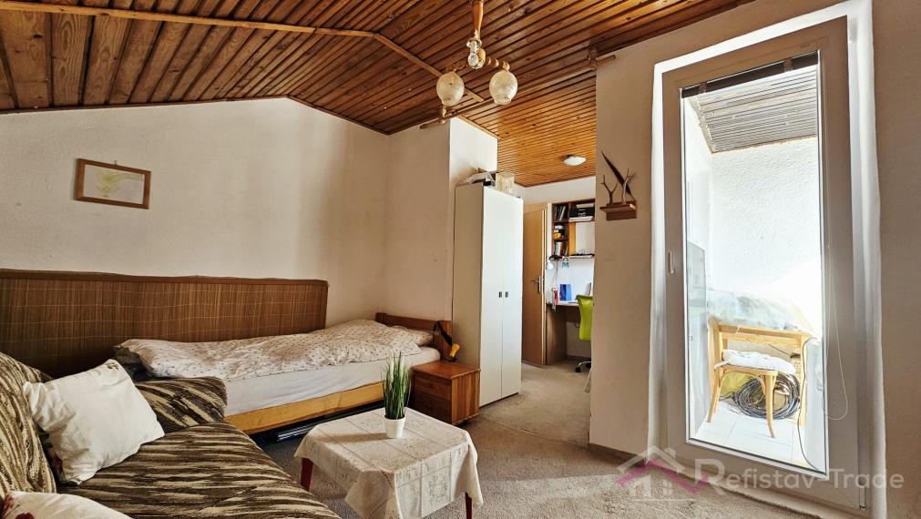 Priestranný rodinný dom s veľkým pozemkom len pár minút od Košíc