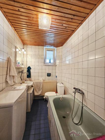 Priestranný rodinný dom s veľkým pozemkom len pár minút od Košíc