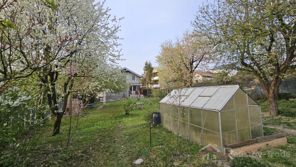 Priestranný rodinný dom s veľkým pozemkom len pár minút od Košíc