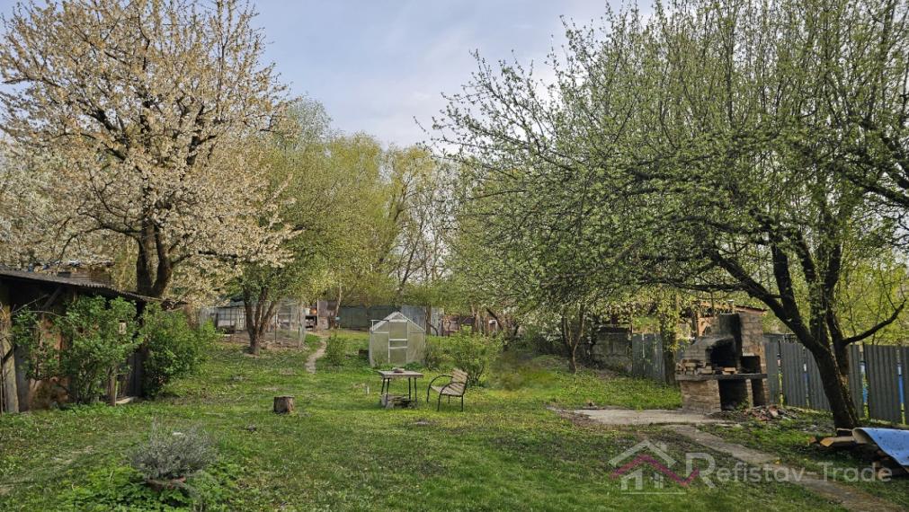 Priestranný rodinný dom s veľkým pozemkom len pár minút od Košíc