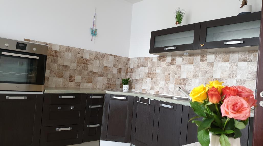 Na predaj 2 izbový byt pri Spoločenskom pavilóne, TR. SNP, 50m2, 6.posch.