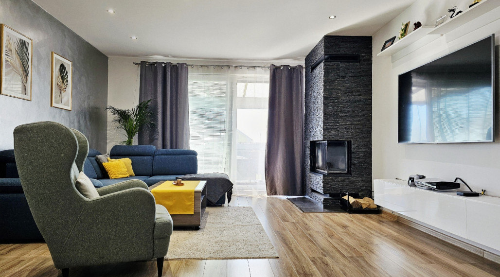 Tehlová novostavba s bazénom a terasou – Geča pri Košiciach