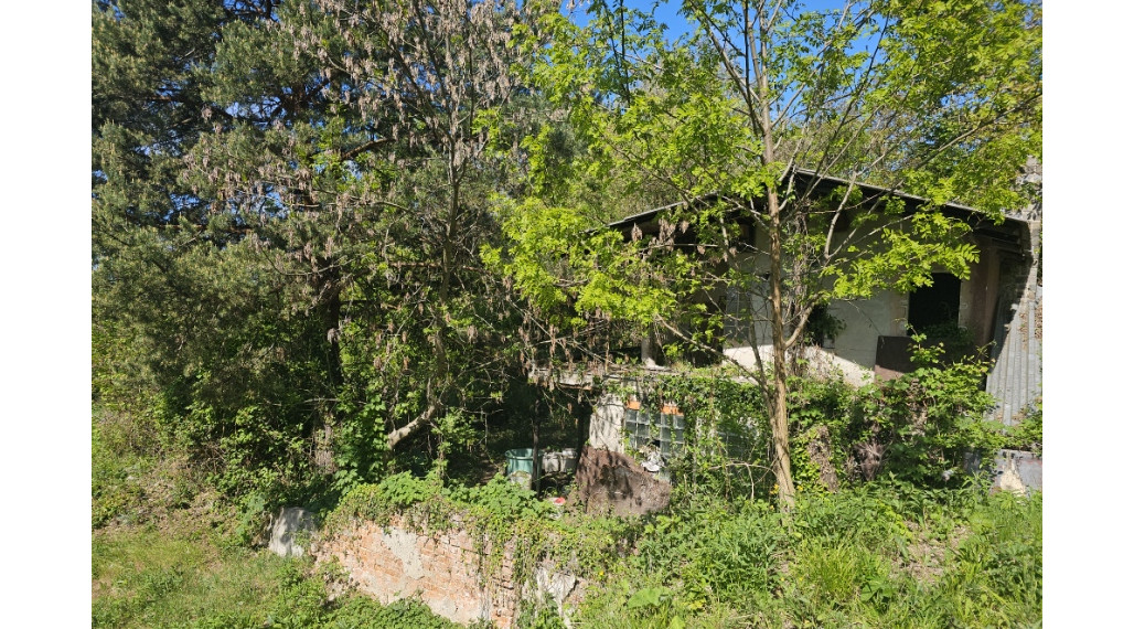 Záhrada s chatkou v tichej časti Košíc - Krásna